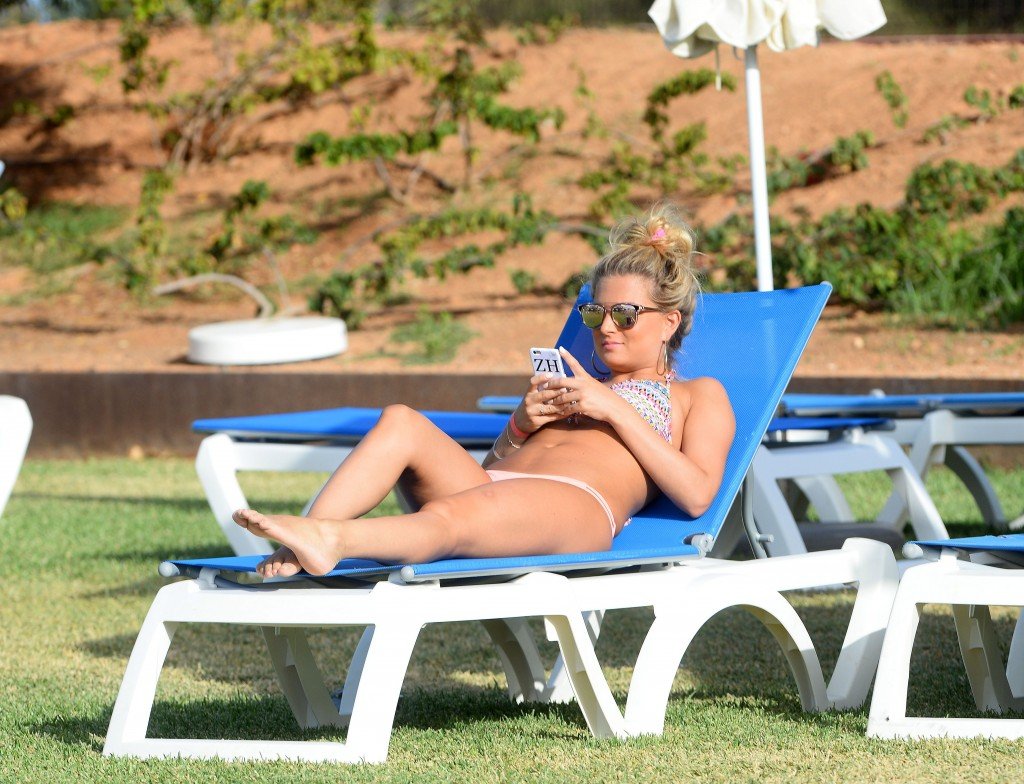 Zara Holland Sexy 32