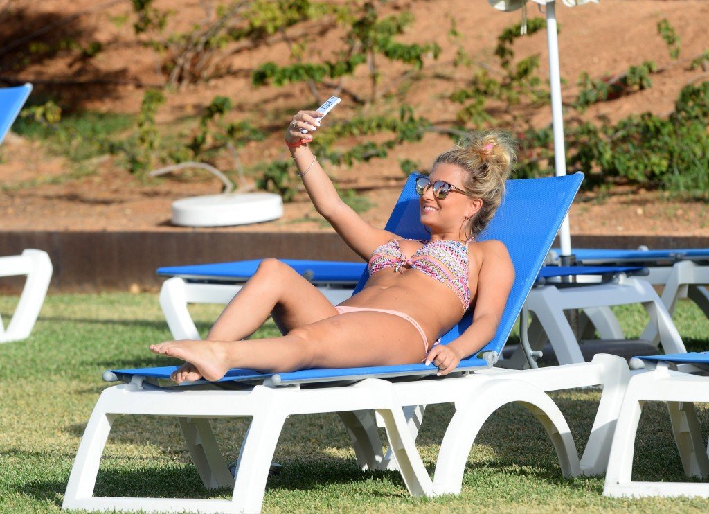 Zara Holland Sexy 33