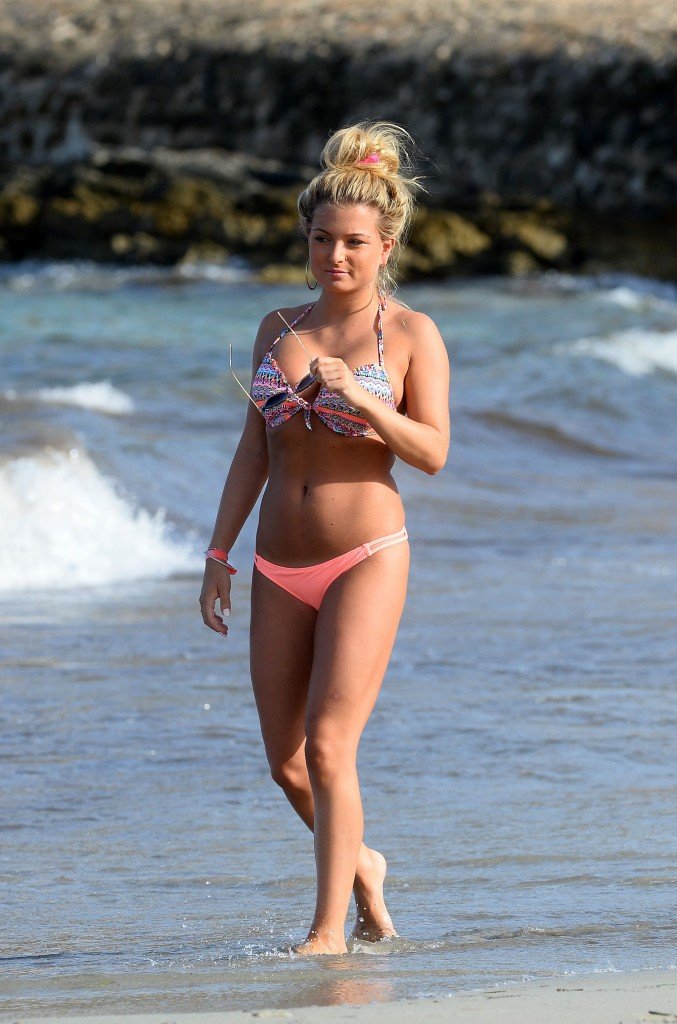Zara Holland Sexy 8