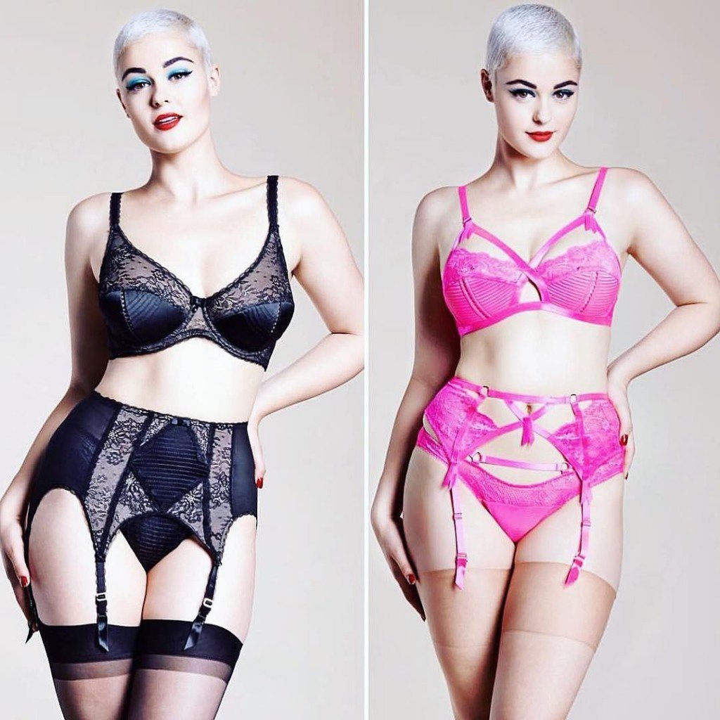 Stefania Ferrario Nude & Sexy 5