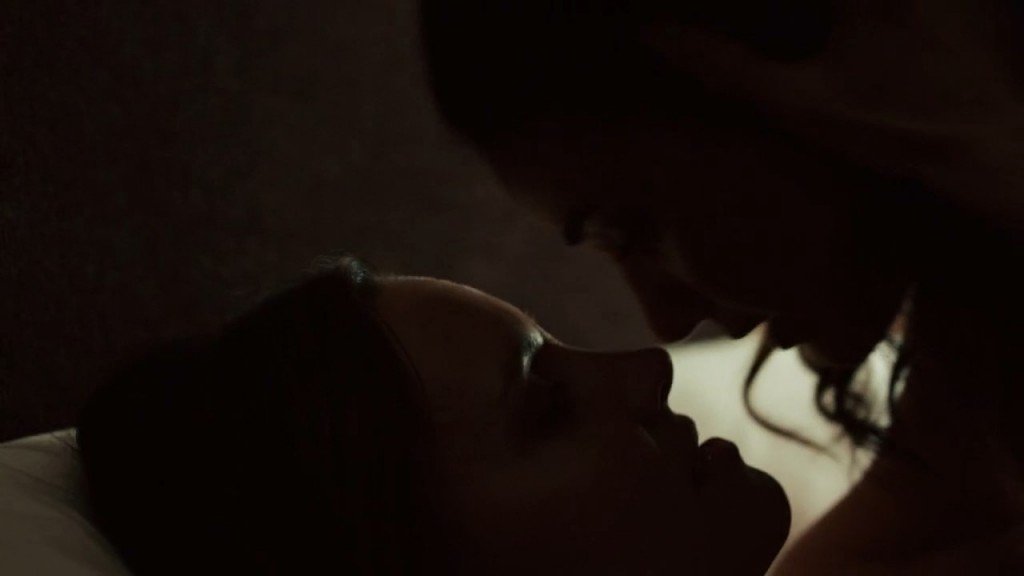 Emmanuelle Chriqui, KaDee Strickland Nude - Shut Eye (2016) s01e01 - HD 720p.mp4_snapshot_00.12_[2016.12.12_08.09.09]
