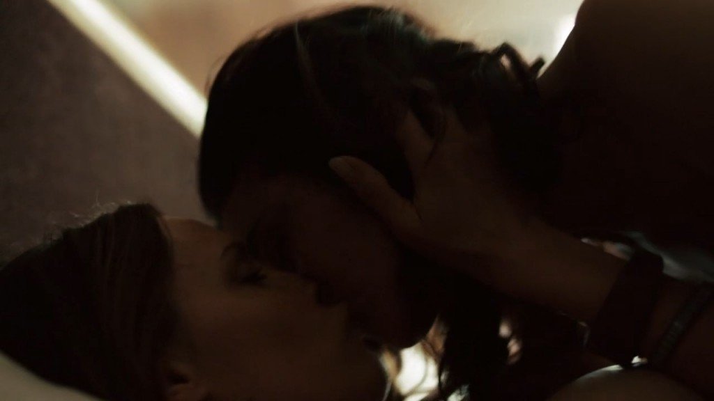 Emmanuelle Chriqui, KaDee Strickland Nude - Shut Eye (2016) s01e01 - HD 720p.mp4_snapshot_00.14_[2016.12.12_08.09.13]