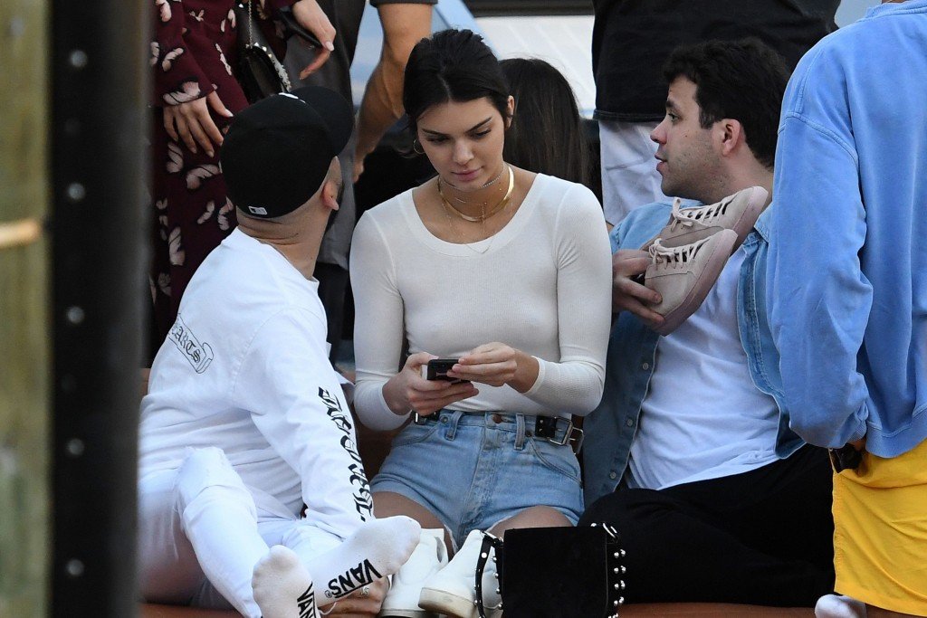 Kendall Jenner sin sujetador 6
