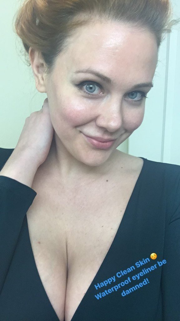 Escote de Maitland Ward Baxter 2