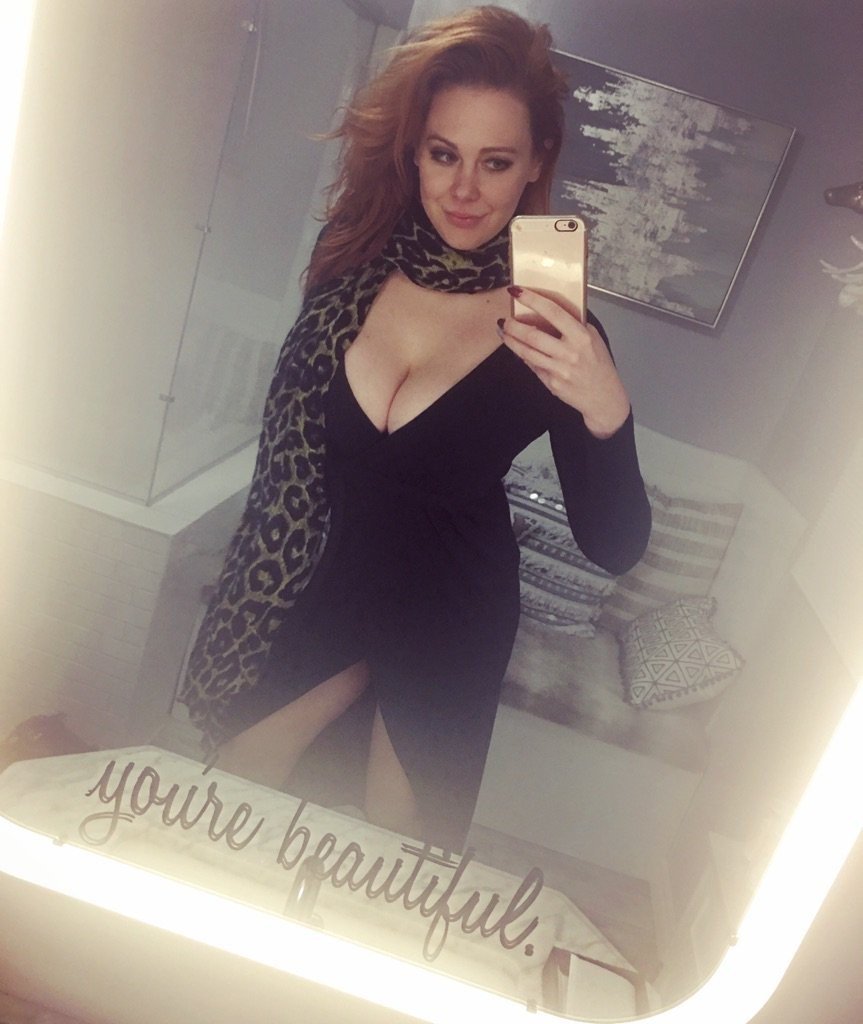 Escote de Maitland Ward Baxter 4