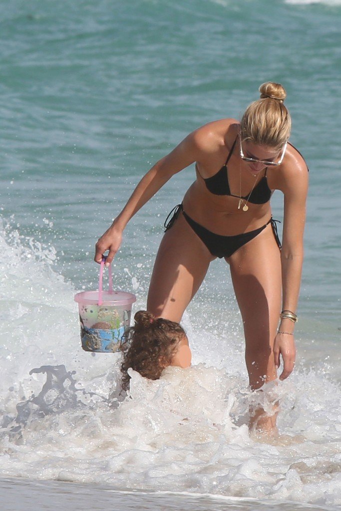 Doutzen Kroes Sexy thefappening.so 21