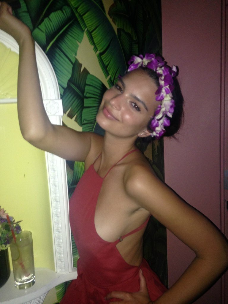 Emily Ratajkowski New Leaked Photos 115 thefappening.so