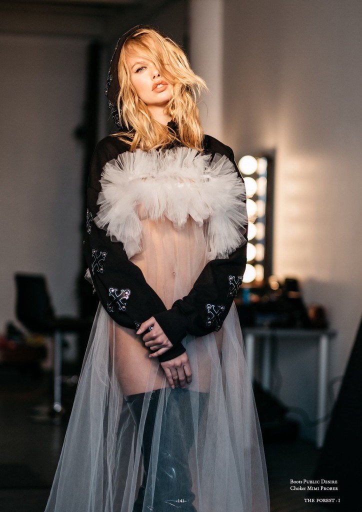 Emma Stern Transparente y Sexy 3