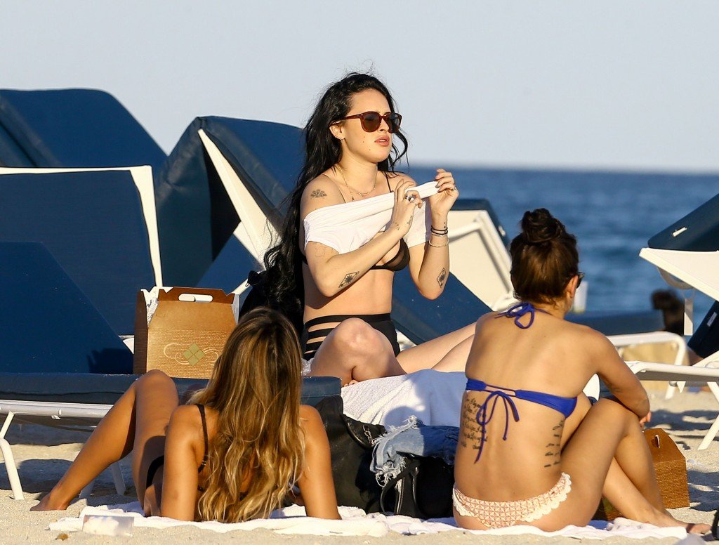 Rumer Willis Sexy 25 thefappening.so