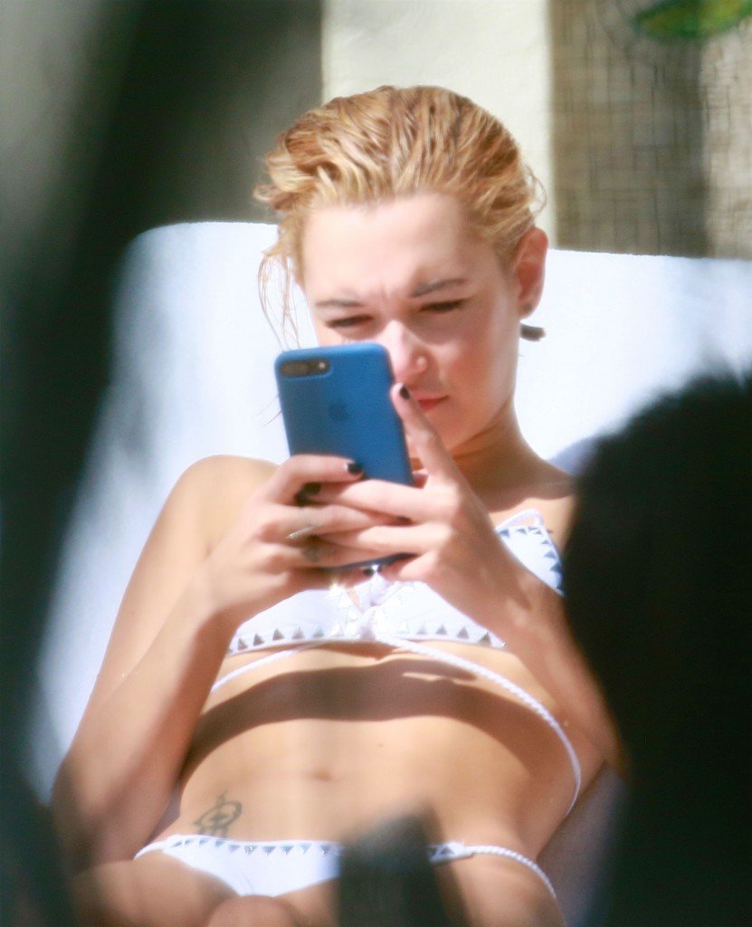 Sarah Snyder & Chantel Jeffries Sexy 6 thefappening.so