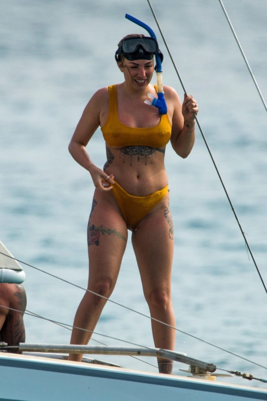Olivia Buckland Transparente Desnuda