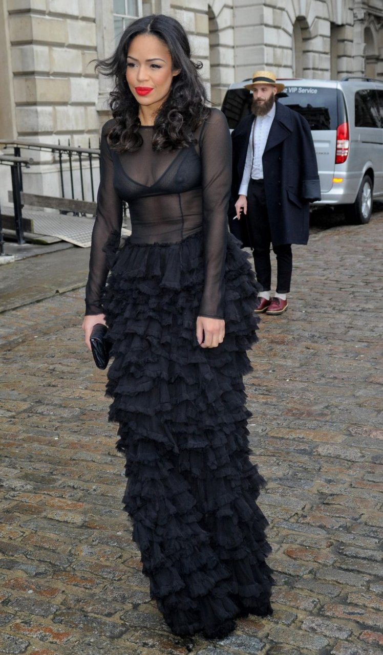 Sarah-Jane Crawford Transparente Desnuda