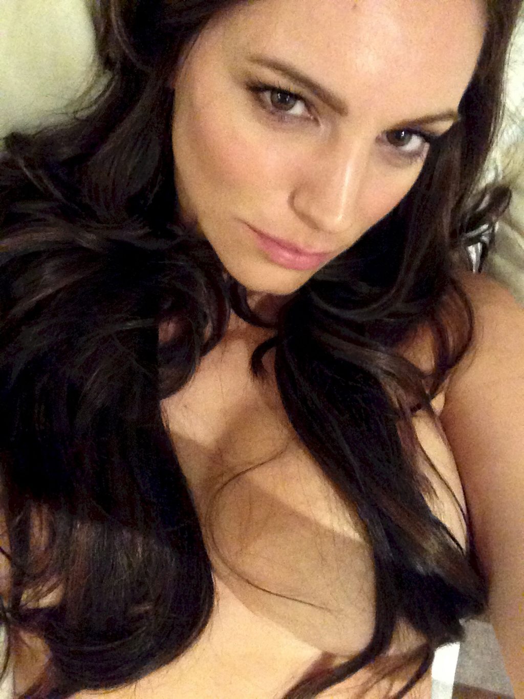 Kelly Brook Leaked