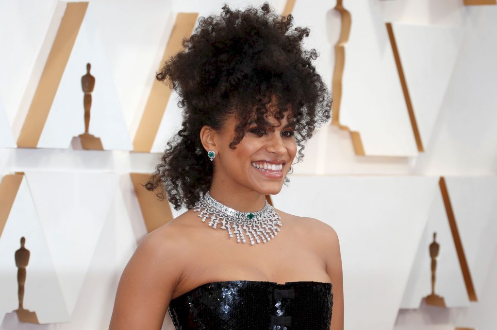Escote de Zazie Beetz