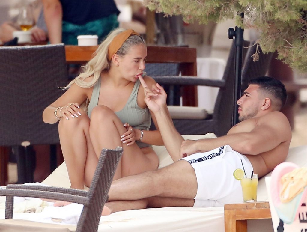 Molly-Mae Hague Sexy