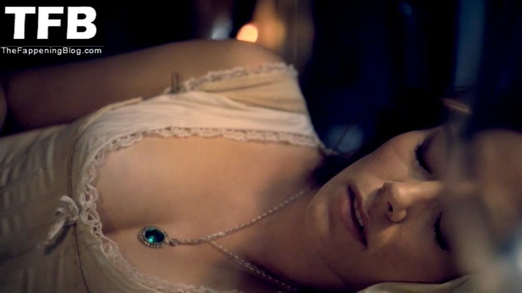 Katia Winter Sexy Tits
